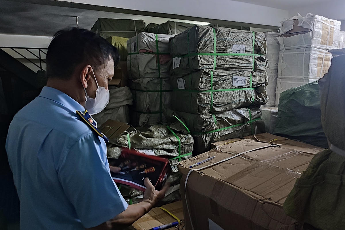 Theo Cục Quản lý thị trường TP HCM, tình hình buôn lậu, gian lận thương mại chưa có dấu hiệu thuyên giảm.