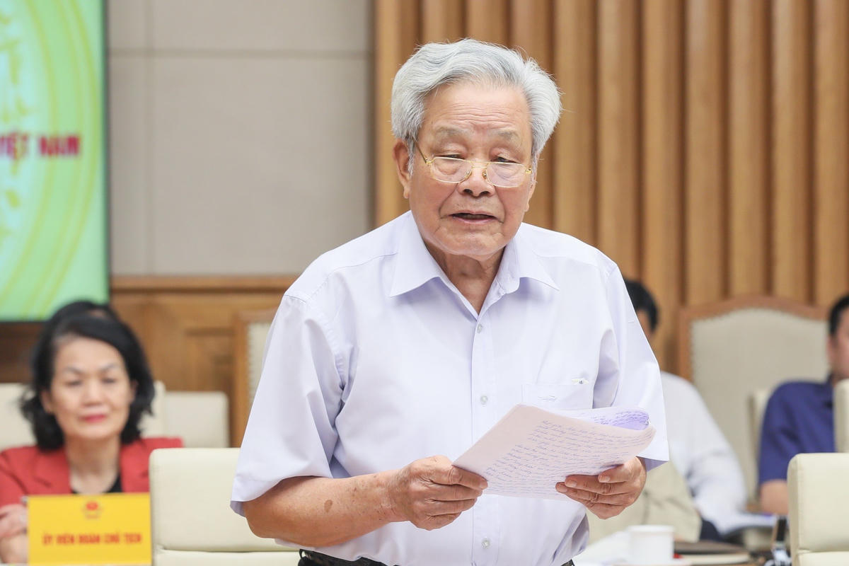 Ông Nguyễn Túc, Ủy viên Đoàn Chủ tịch UBTƯ MTTQ Việt Nam phát biểu tại Hội nghị. Ảnh: Quang Vinh.