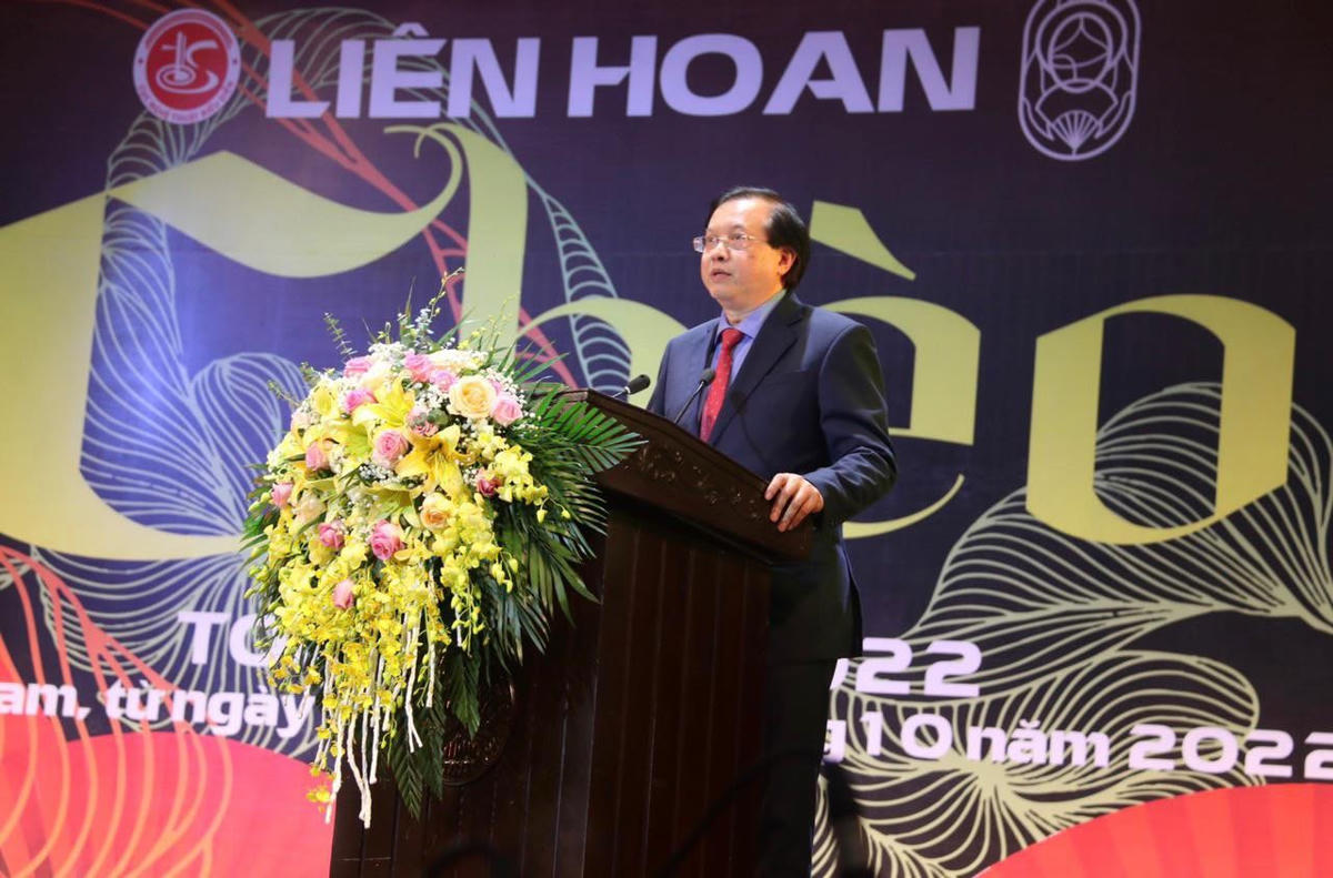 Thứ trưởng Bộ VHTTDL Tạ Quang Đông phát biểu tại lễ bế mạc.