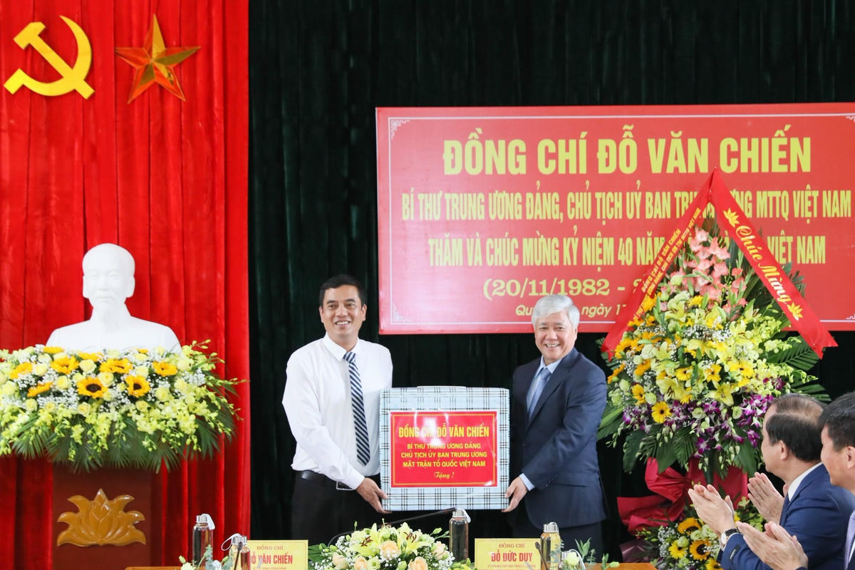 Giữ mãi ngọn lửa tình yêu nghề giáo