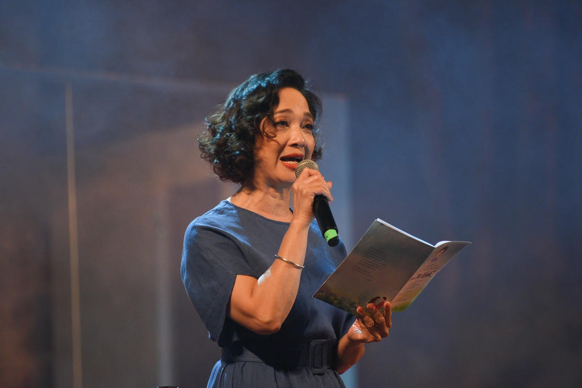 Những điều đọng lại từ đêm thơ  - nhạc - kịch 'Hoa cúc xanh' về thi sĩ Xuân Quỳnh