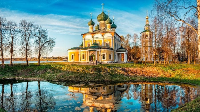 Vẻ rêu phong phủ bóng tuyệt đẹp. Ảnh: Russia Travel Specialists.