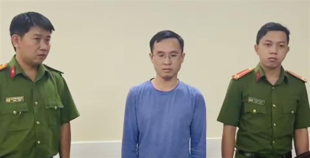 Cơ quan Cảnh sát điều tra tống đạt các Quyết định và Lệnh đối với Mai Văn Quân. Ảnh: Cổng TTĐT Bộ Công an.