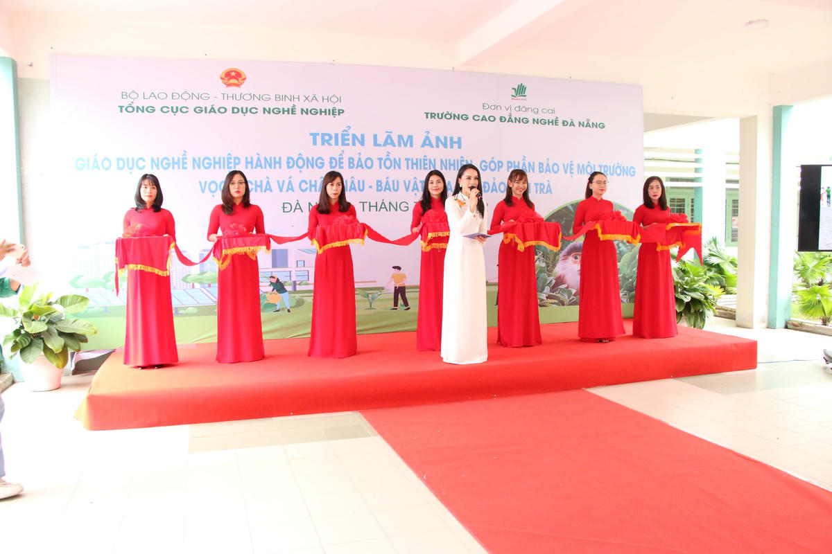 Khai mạc Triển lãm ảnh chủ đề “GDNN hành động để bảo tồn thiên nhiên, góp phần bảo vệ môi trường”.