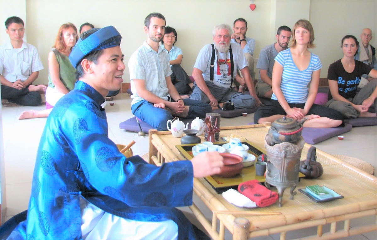 2 NN Hoang Anh suong tra thien