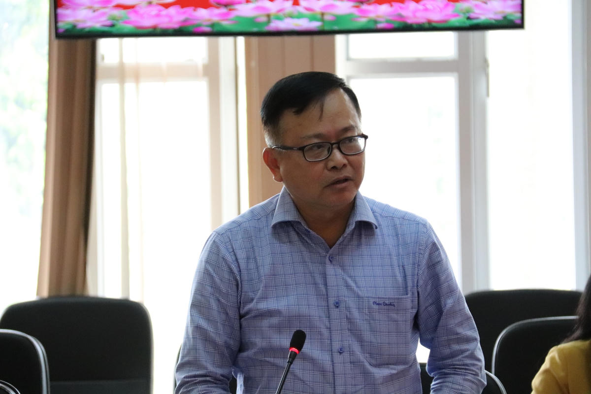 Ông Nguyễn Trung Nhân, Chủ tịch Ủy ban MTTQ Việt Nam TP Cần Thơ phát biểu tham luận tại hội thảo.