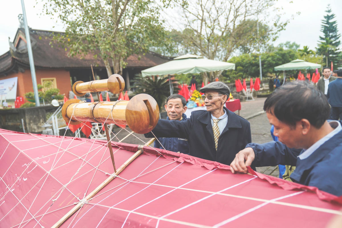Những cánh diều sáo ‘khủng’ tham gia tranh tài tại Lễ hội Hải Thượng Lãn Ông Lê Hữu Trác