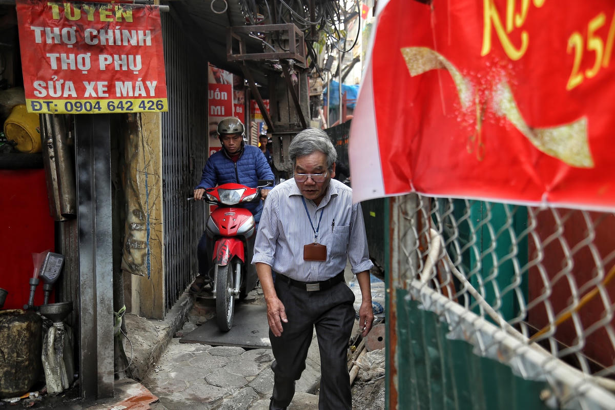 Theo ông Nam cho biết, nhiều gia đình thuê để mở cửa hàng hết 15 triệu đồng/tháng. Nhưng vì trong thời gian dài không mở cửa hàng bán được nên buộc phải trả lại nhà cho chủ.