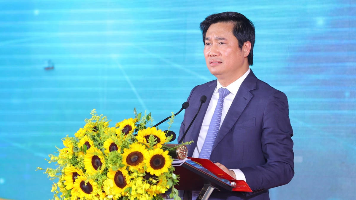 Chủ tịch UBND tỉnh Quảng Ninh Nguyễn Tường Văn khẳng định tuyến cao tốc Vân Đồn – Móng Cái là công trình giao thông trọng điểm, có ý nghĩa động lực, quan trọng đối với tỉnh Quảng Ninh, quốc gia và khu vực.