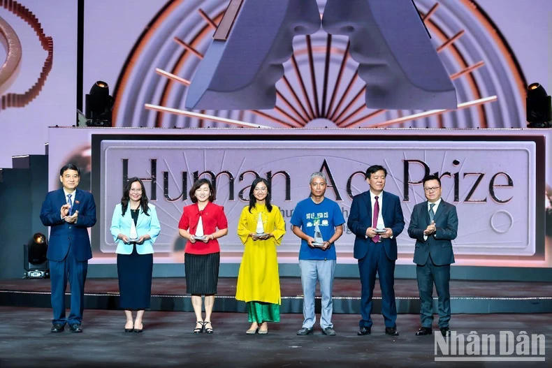 28 dự án được vinh danh tại Gala trao Giải thưởng Hành động vì Cộng đồng ảnh 13