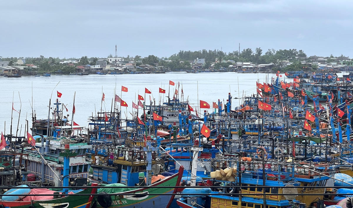 Tàu thuyền Quảng Nam vào nơi trú tránh ATNĐ an toàn.
