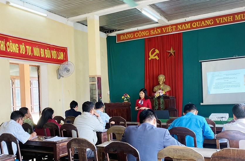 Lớp tập huấn, đào tạo, nâng cao năng lực cho cộng đồng và cán bộ các cấp về triển khai Chương trình MTQG tại huyện Nam Đông.