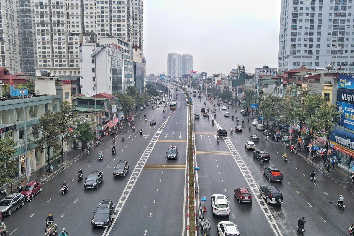 Đại diện Ban QLDA đầu tư xây dựng các công trình giao thông TP Hà Nội cho biết, đoạn tuyến Vành đai 2 từ Vĩnh Tuy - Chợ Mơ - Ngã Tư Vọng - Ngã Tư Sở (bao gồm cả đường trên cao và dưới thấp) được đầu tư nhằm khắc phục tình trạng ùn tắc giao thông, đồng bộ hạ tầng giao thông khung của TP.