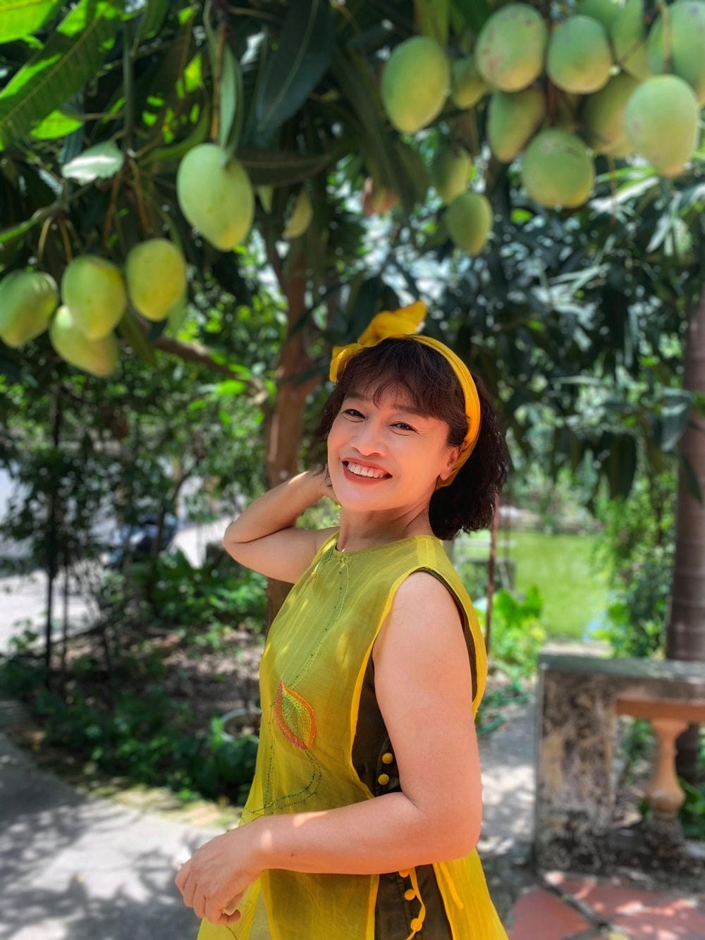 Vắng bóng màn ảnh nhỏ suốt thời gian dài, chị toàn tâm, toàn ý chăm sóc con cái, lo cho gia đình.