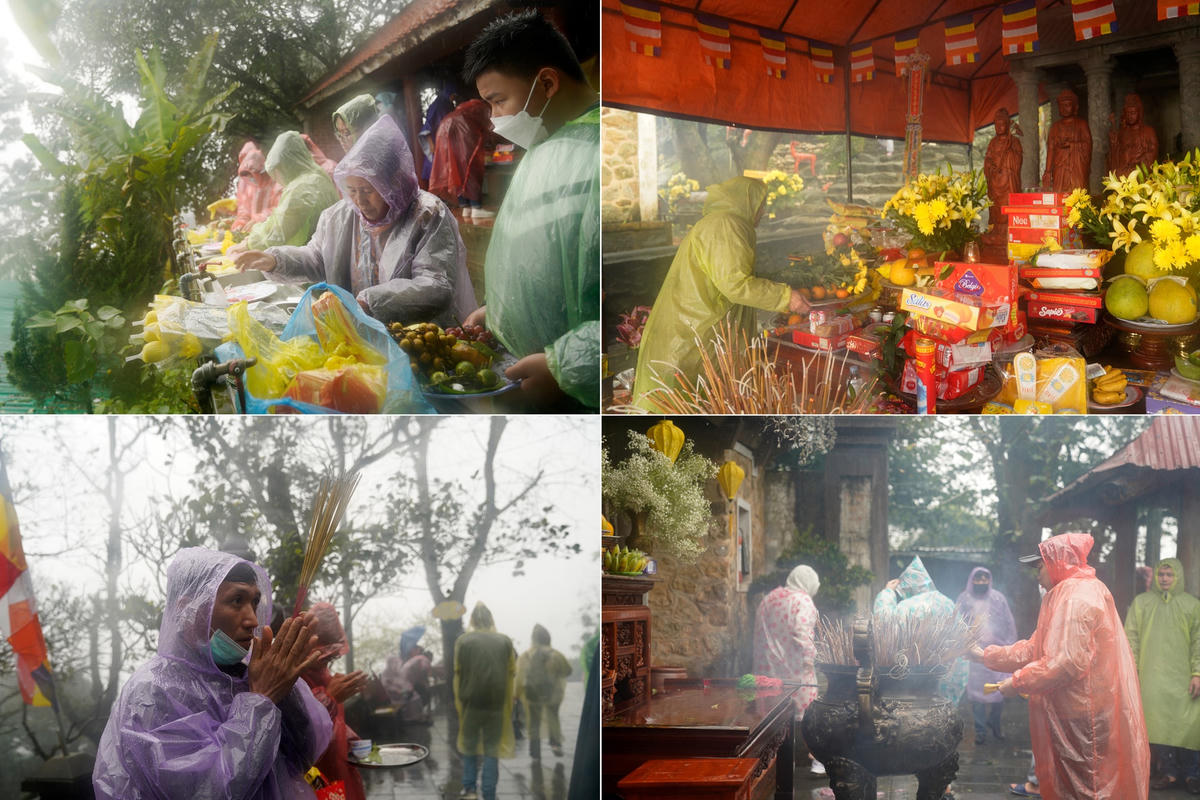Phần lớn du khách cốt cầu sức khỏe cho bản thân và gia đình. Niềm tin và ước vọng đầu năm cũng là tâm lý chung của nhiều người trẩy hội.