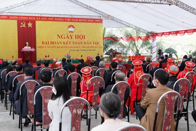 Tổng Bí thư Nguyễn Phú Trọng phát biểu tại Ngày hội Đại đoàn kết toàn dân tộc với bà con thôn 5 xã Yên Sở, huyện Hoài Đức, thành phố Hà Nội ngày 14/11/2021. Ảnh Quang Vinh.