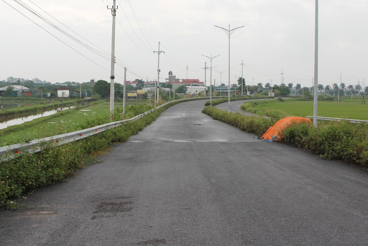 Hà Nội: Cầu trăm tỷ 'dang dở' vì chưa bố trí đất tái định cư cho 6 hộ dân