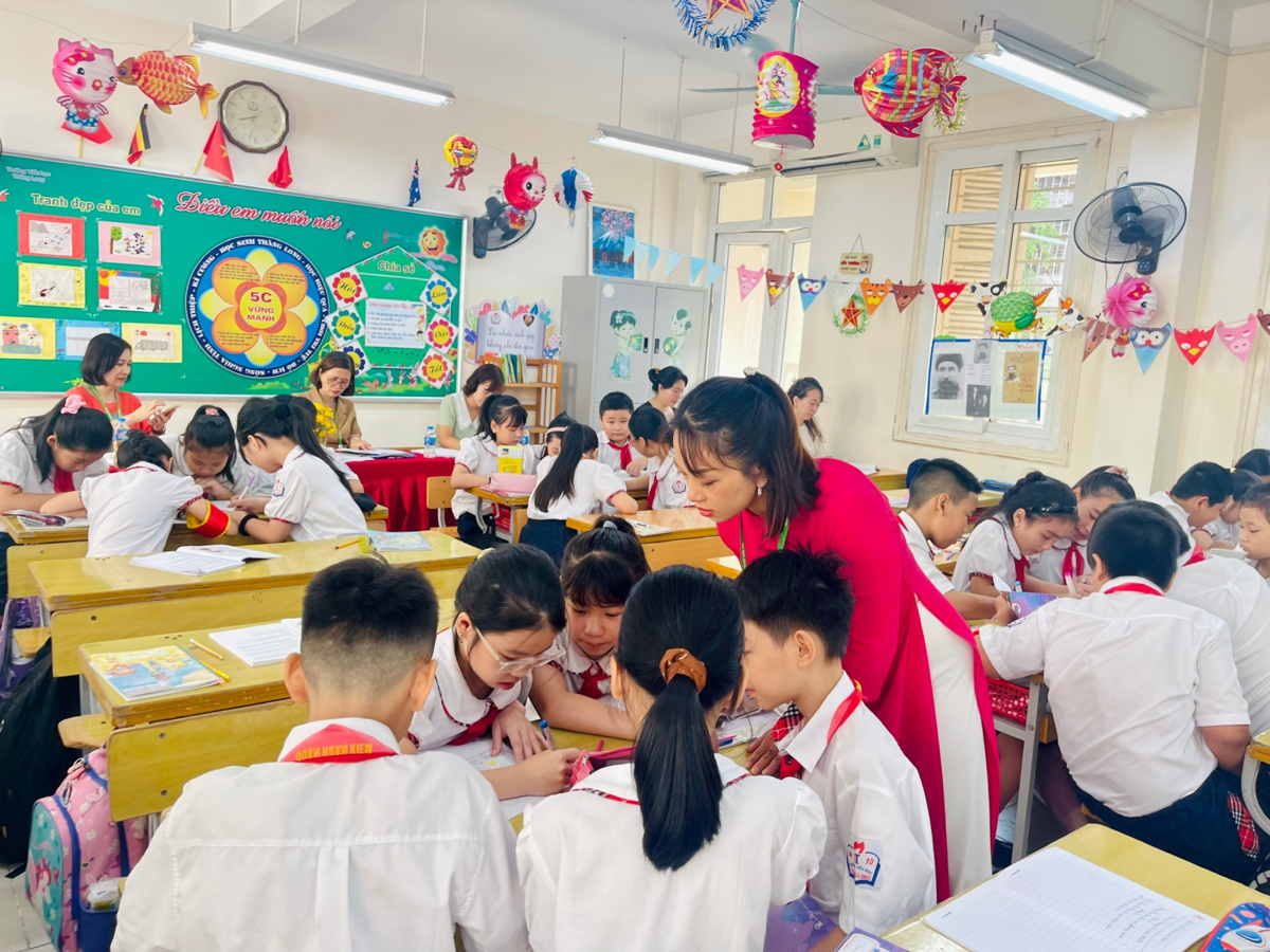 Nhiều trường học còn thiếu các điều kiện đảm bảo chất lượng dạy học.