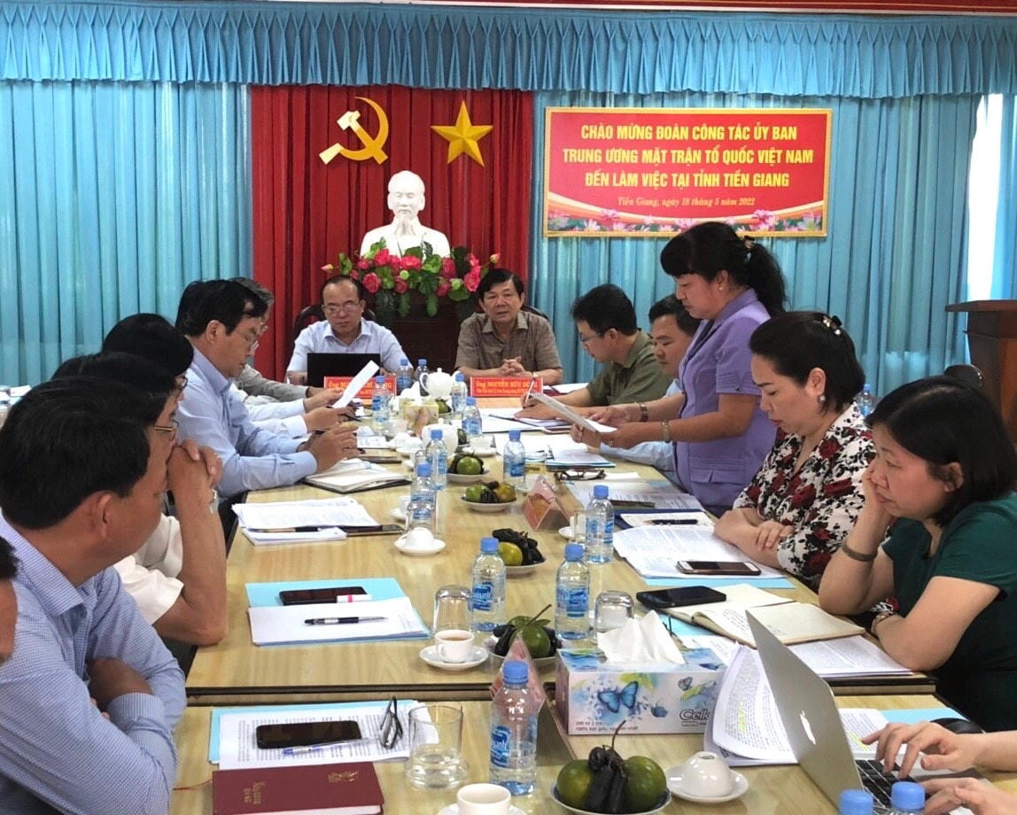 Quang cảnh buổi làm việc của đoàn tại tỉnh Tiền Giang.
