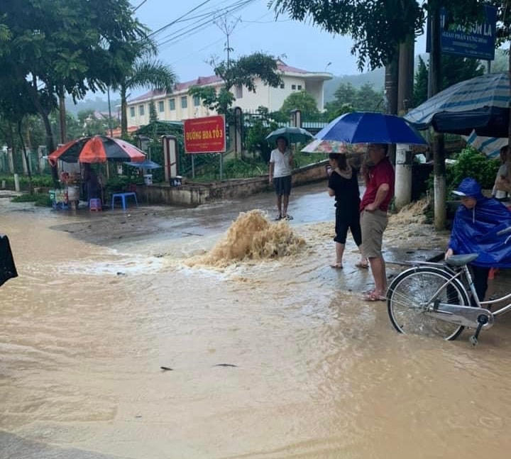 Sơn La: Mưa lớn kéo dài nhiều giờ gây ngập úng cục bộ