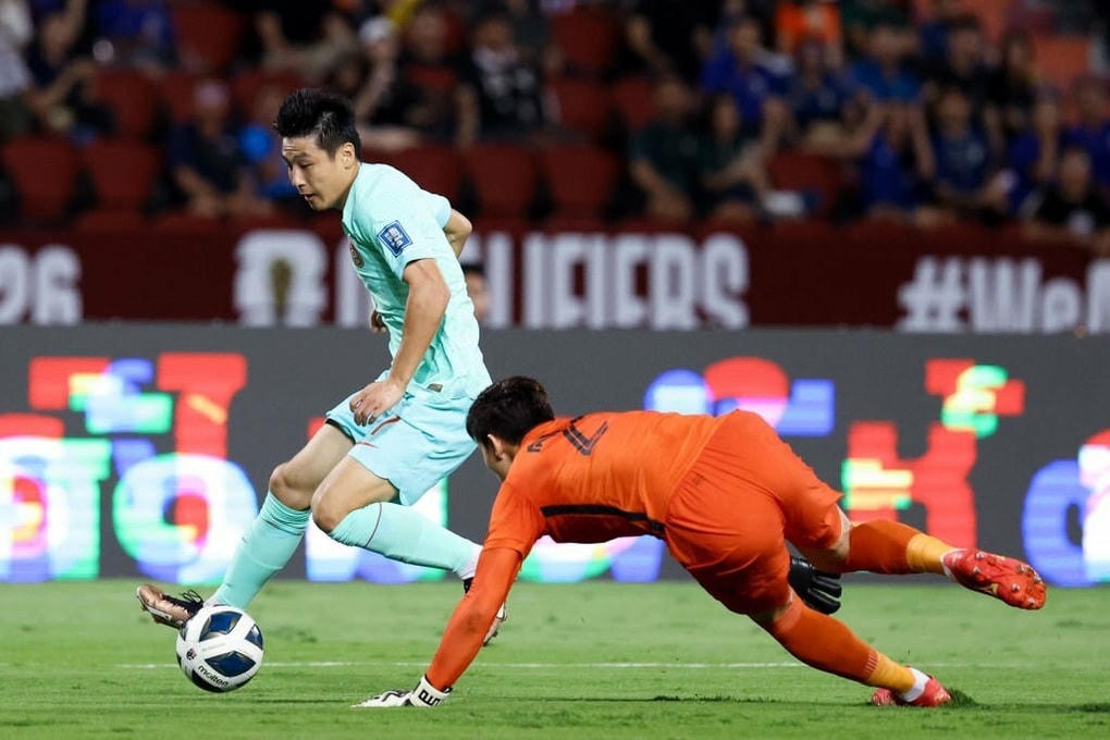 Thái Lan thua ngược đau đớn trên sân nhà trước Trung Quốc - 1