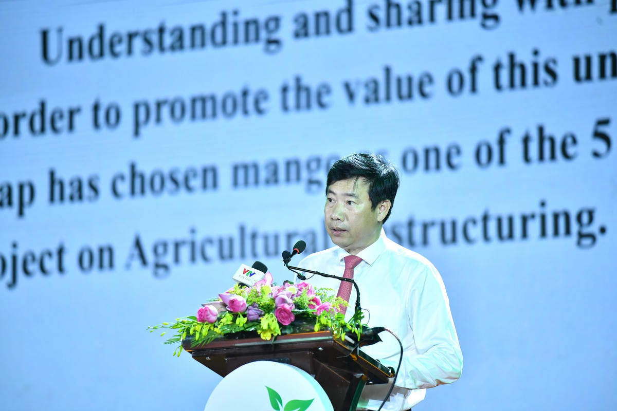 Ông Phạm Thiện Nghĩa, Chủ tịch UBND tỉnh Đồng Tháp phát biểu khai mạc tại lễ hội.