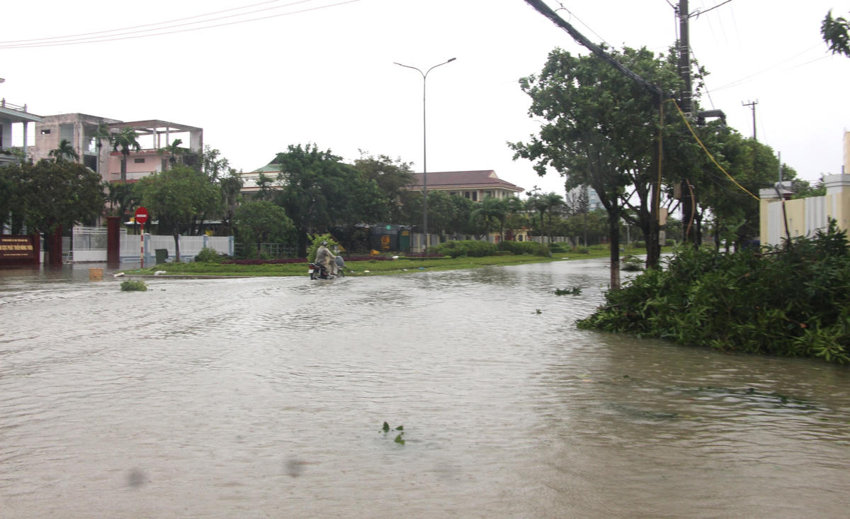 Cảnh báo nguy cơ lũ quét, ngập úng có thể xảy ra.