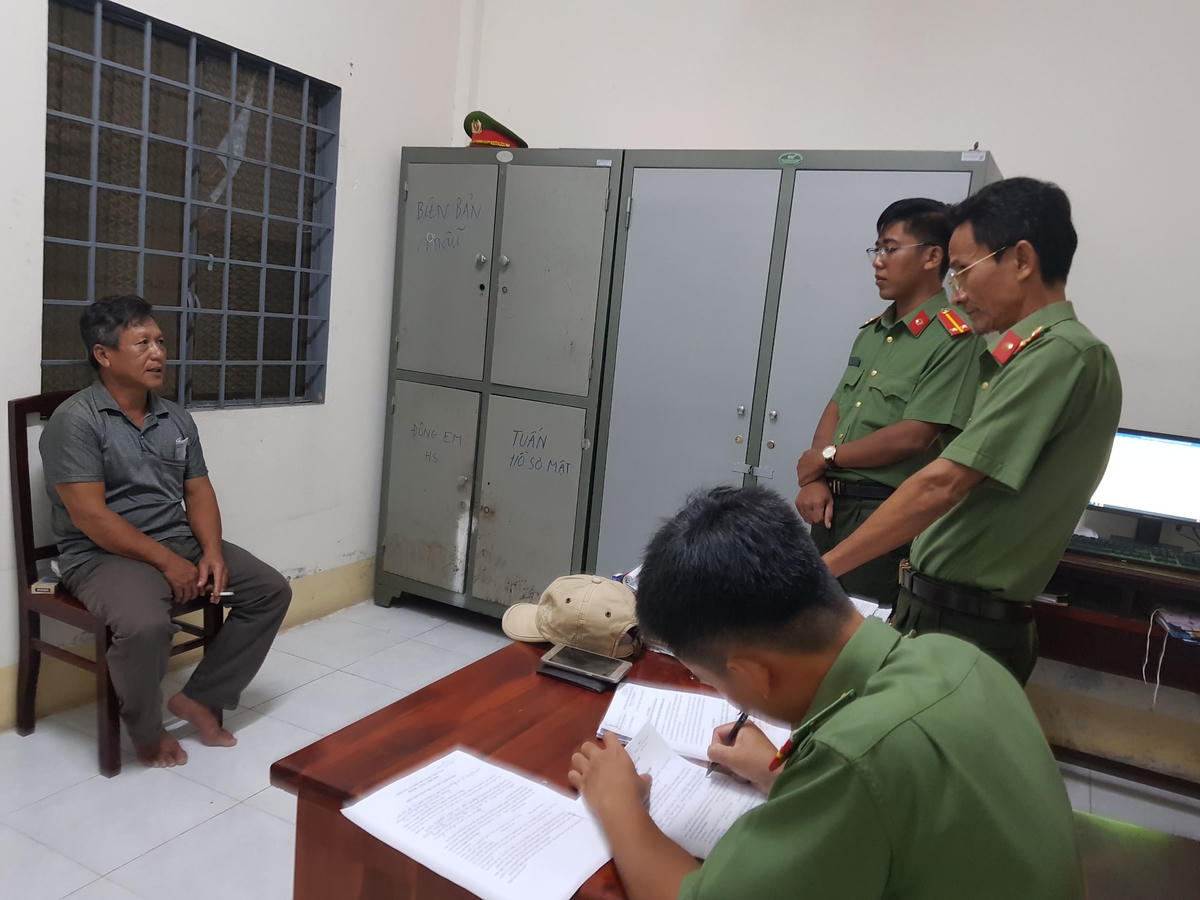 Công an làm việc với Phạm Chí Dũng.