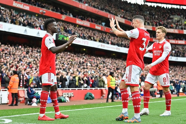 Arsenal đang từng bước tiến tới ngôi vương Ngoại hạng Anh.