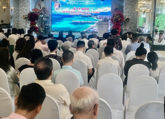 Khánh Hòa tổ chức lễ kỷ niệm 160 năm ngày sinh bác sĩ Alexandre Yersin .