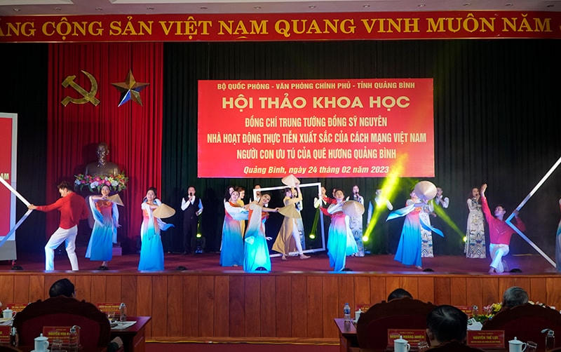 Văn nghệ chào mừng tại hội thảo.