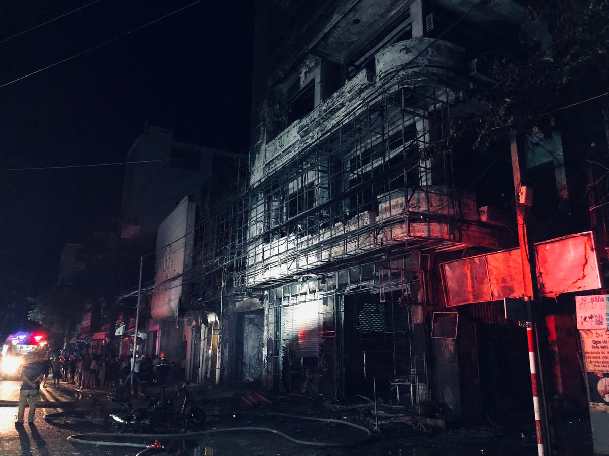 Nơi xảy ra vụ cháy 2 ngôi nhà của người dân trên đường Quang Trung.