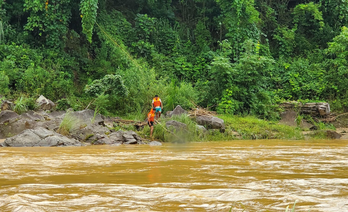 Lực lượng chức năng tìm thấy thi thể anh Th.