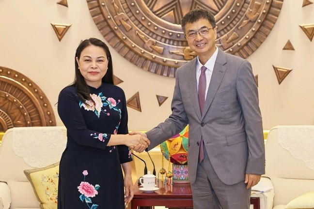  Phó Chủ tịch - Tổng Thư ký Nguyễn Thị Thu Hà hội kiến Bí thư Khu ủy Quảng Tây, Trung Quốc 