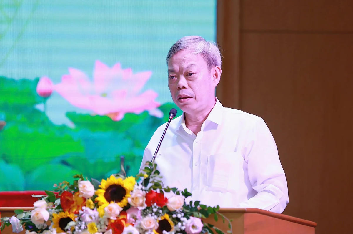 Hình ảnh 2 Phó Bí thư Đảng ủy, Chủ tịch UBND phường Thanh Xuân Đỗ Quang Dương phát biểu tại hội nghị.