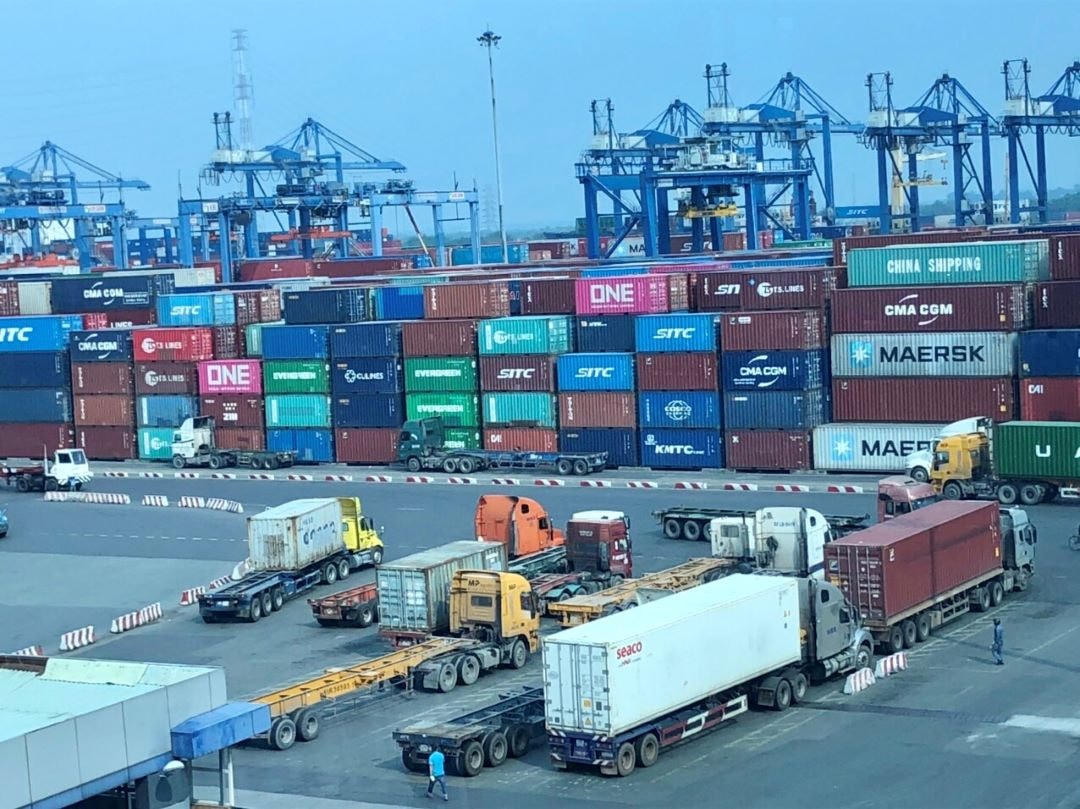 Ngành logistics trong nước đang đứng trước áp lực cạnh tranh với doanh nghiệp đến từ nước ngoài.