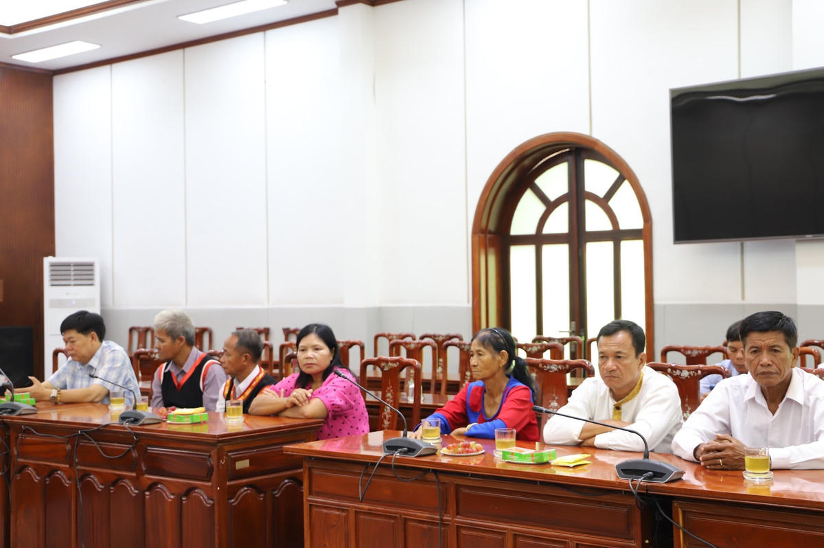 Các đại biểu là người có uy tín tiêu biểu của tỉnh Ninh Thuận.