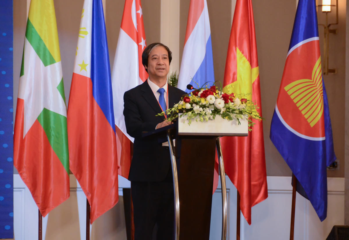 Bộ trưởng Bộ GDĐT Nguyễn Kim Sơn phát biểu khai mạc hội nghị.