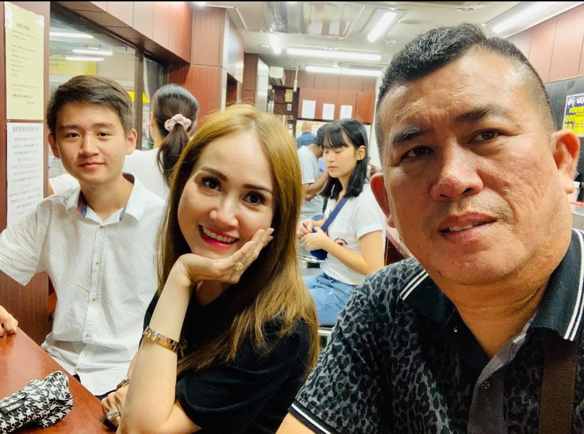 Hoàn cảnh "yêu xa" Việt Nam - Mỹ của vợ chồng danh hài Nhật Cường.