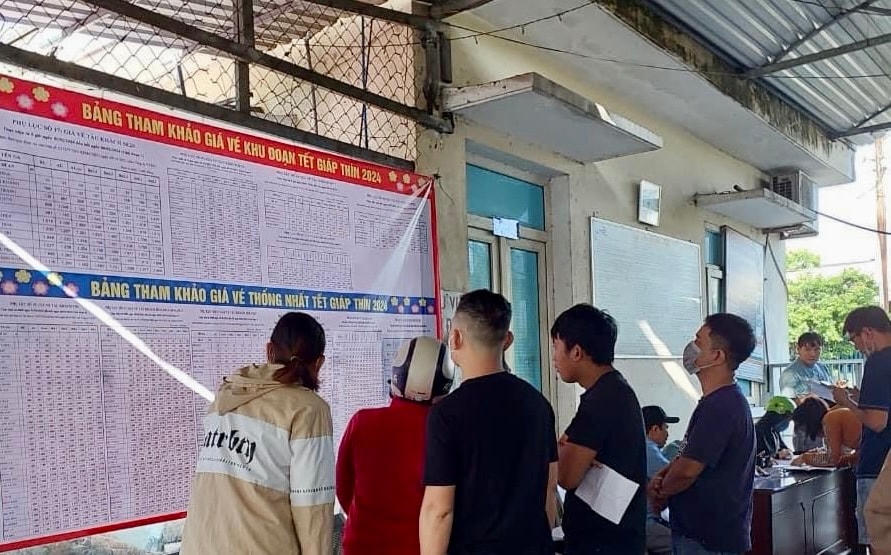 Hành khách tham khảo bảng giá tàu tết Giáp Thìn 2024.