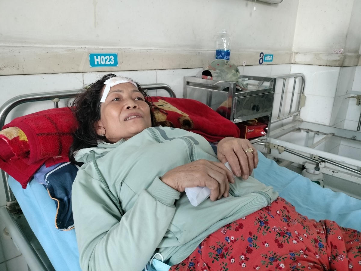 Một bệnh nhân bị TNGT đang điều trị ở bệnh viện.