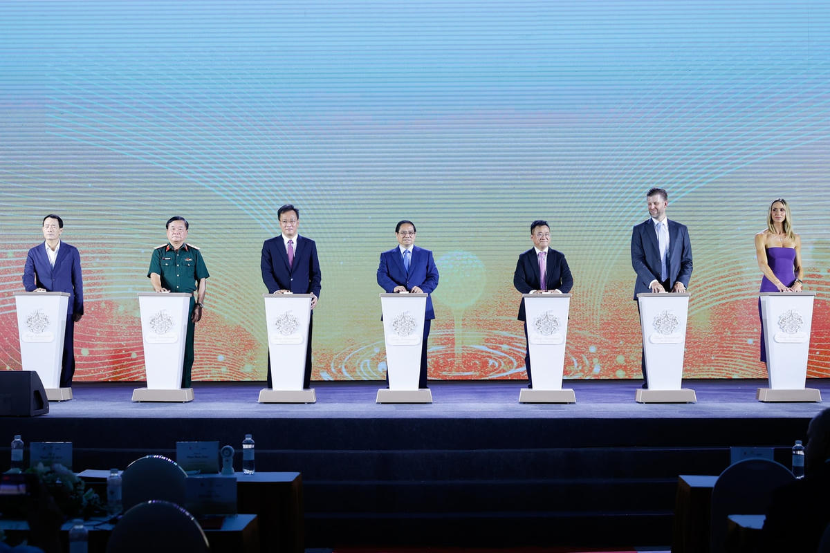 Thủ tướng dự lễ khởi công dự án Trump International Hưng Yên- Ảnh 3. Thủ tướng dự lễ khởi công dự án Trump International Hưng Yên- Ảnh 3.