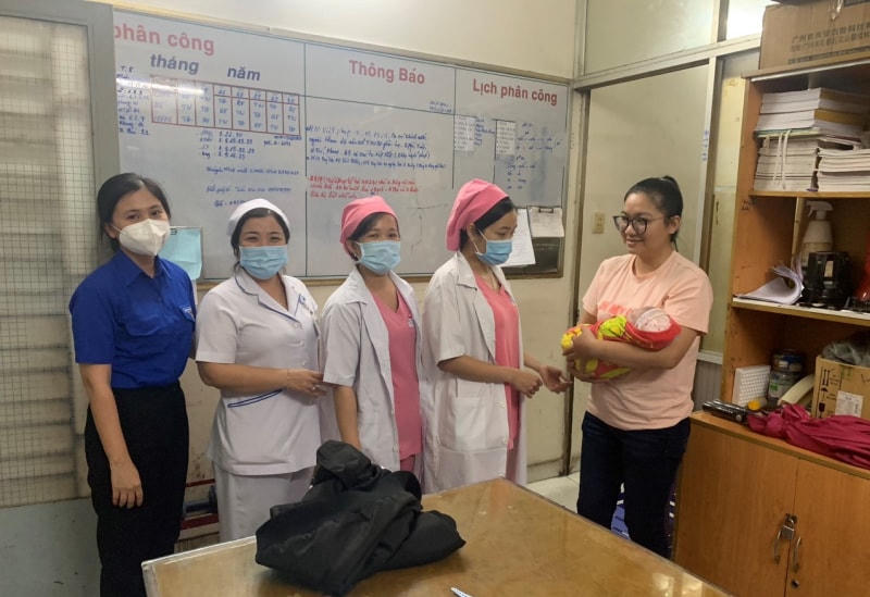 Bé N.H.T. được đưa đến Trung tâm Bảo trợ xã hội TP Hồ Chí Minh để chăm sóc, nuôi dưỡng.
