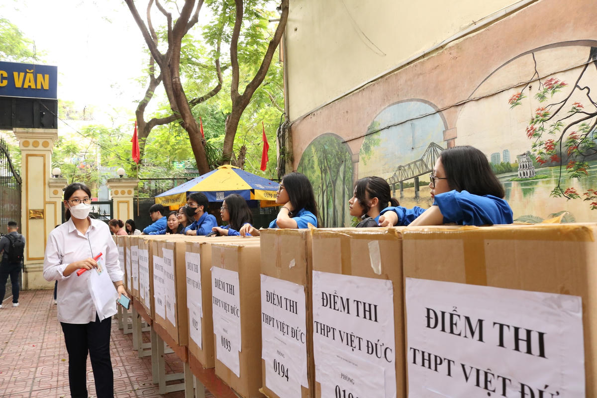 Đặc biệt, năm nay, điểm thi có nhiều phương án bảo đảm nghiêm ngặt, chặt chẽ phòng chống gian lận thi cử bằng các thiết bị công nghệ tinh vi.