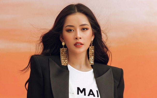 “Cứ cầm mic là thành ca sĩ” của Chi Pu đã trở thành câu nói “cửa miệng” đầy mỉa mai của người hâm mộ.