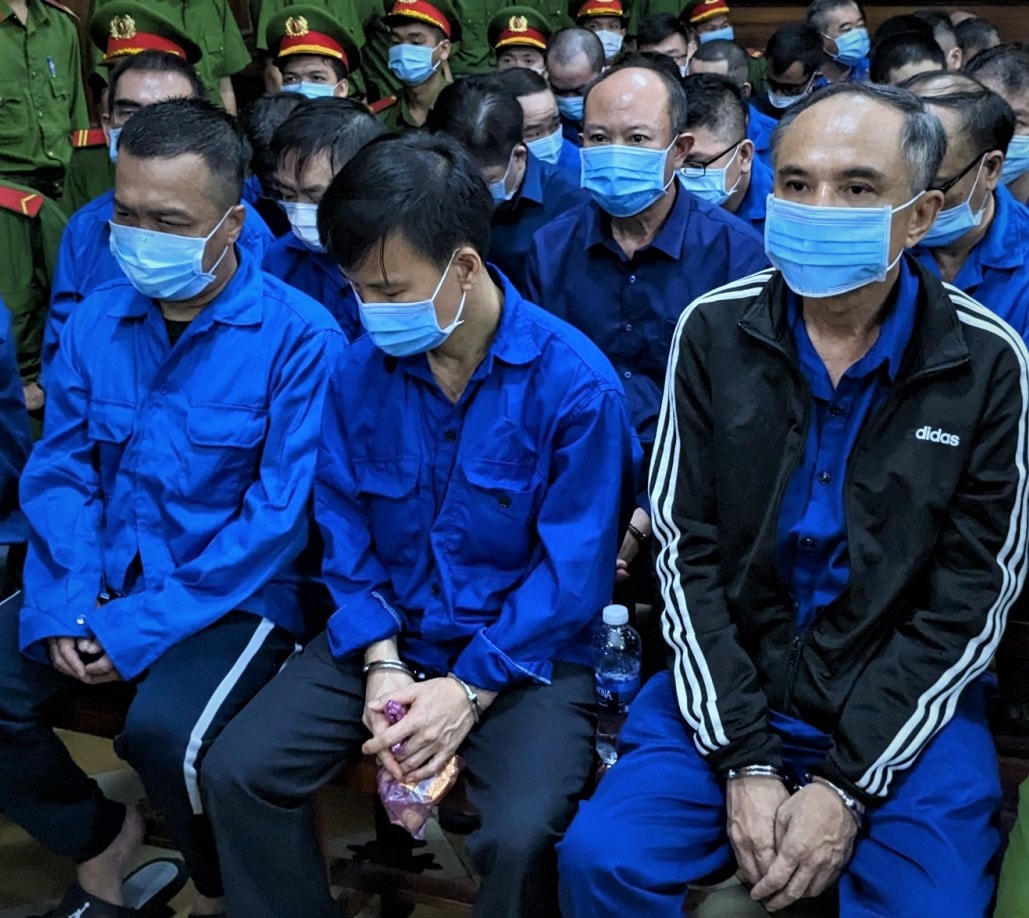 Các bị cáo trong sai phạm tại Thuduc House và Cục Thuế TP HCM tại tòa sơ thẩm. 