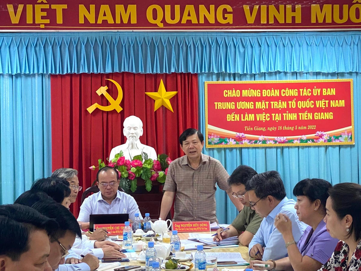 Phó Chủ tịch Nguyễn Hữu Dũng phát biểu trong buổi làm việc tại Tiền Giang.