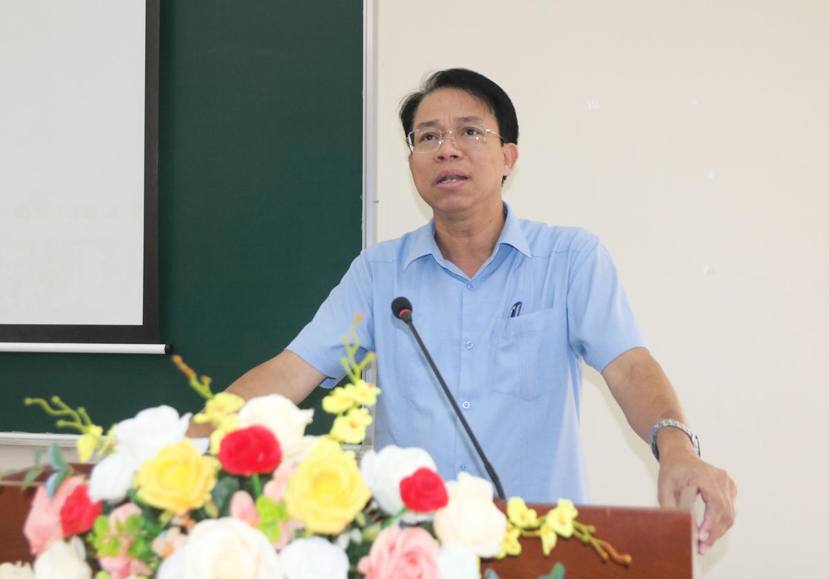 TS Lê Mậu Nhiệm, Giám đốc Trung tâm Bồi dưỡng cán bộ và Nghiên cứu khoa học MTTQ Việt Nam phát biểu tại buổi lễ.