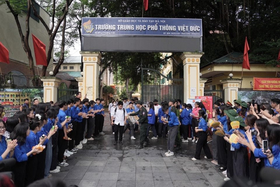 anhbaiduoi.jpg