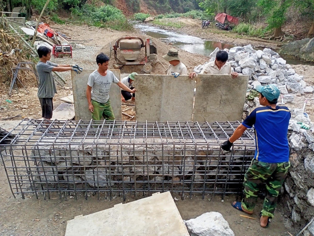 Đập thủy điện ở xã Phà Đánh (huyện Kỳ Sơn, Nghệ An) được xây dựng từ nguồn vốn Chương trình mục tiêu quốc gia phát triển kinh tế - xã hội vùng đồng bào DTTS và miền núi.